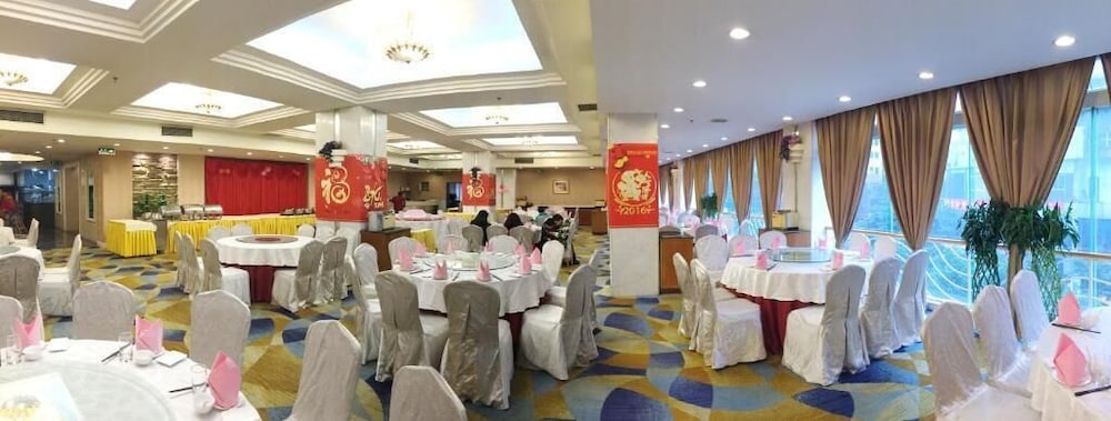 Milky Way Hotel Chongqing 42/56