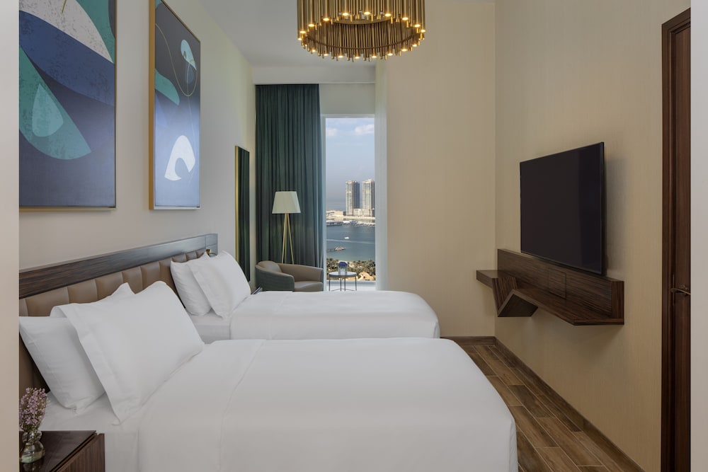 Avani+ Palm View Dubai Hotel & Suites 12/50