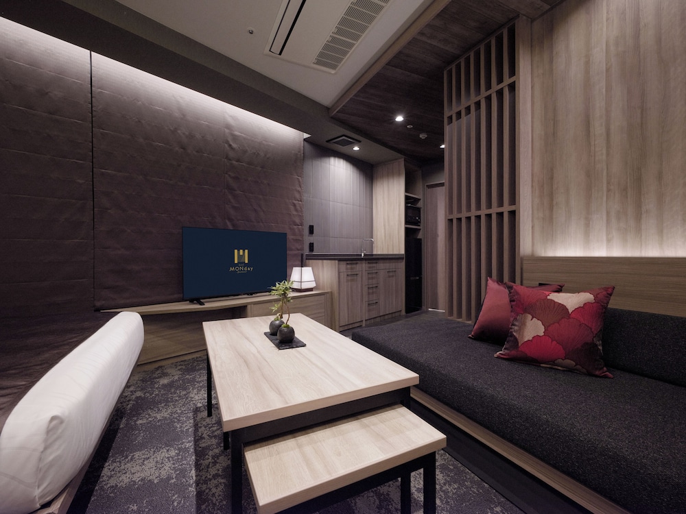 GRAND MONday GINZA 51/61