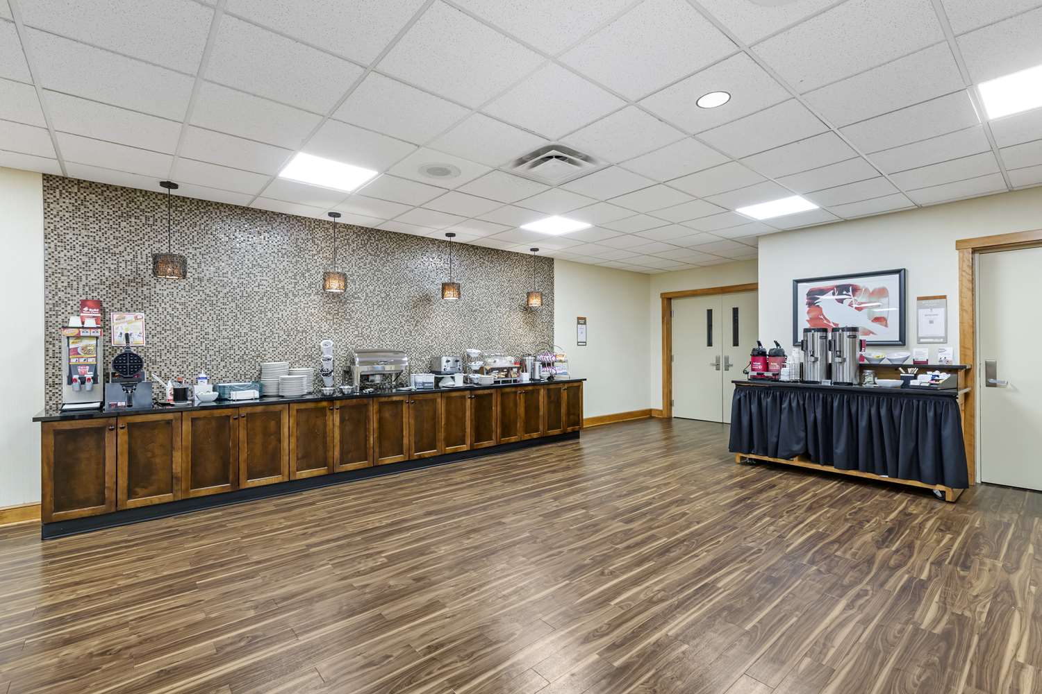 Best Western Plus Dutch Haus Inn And Suites 9/48