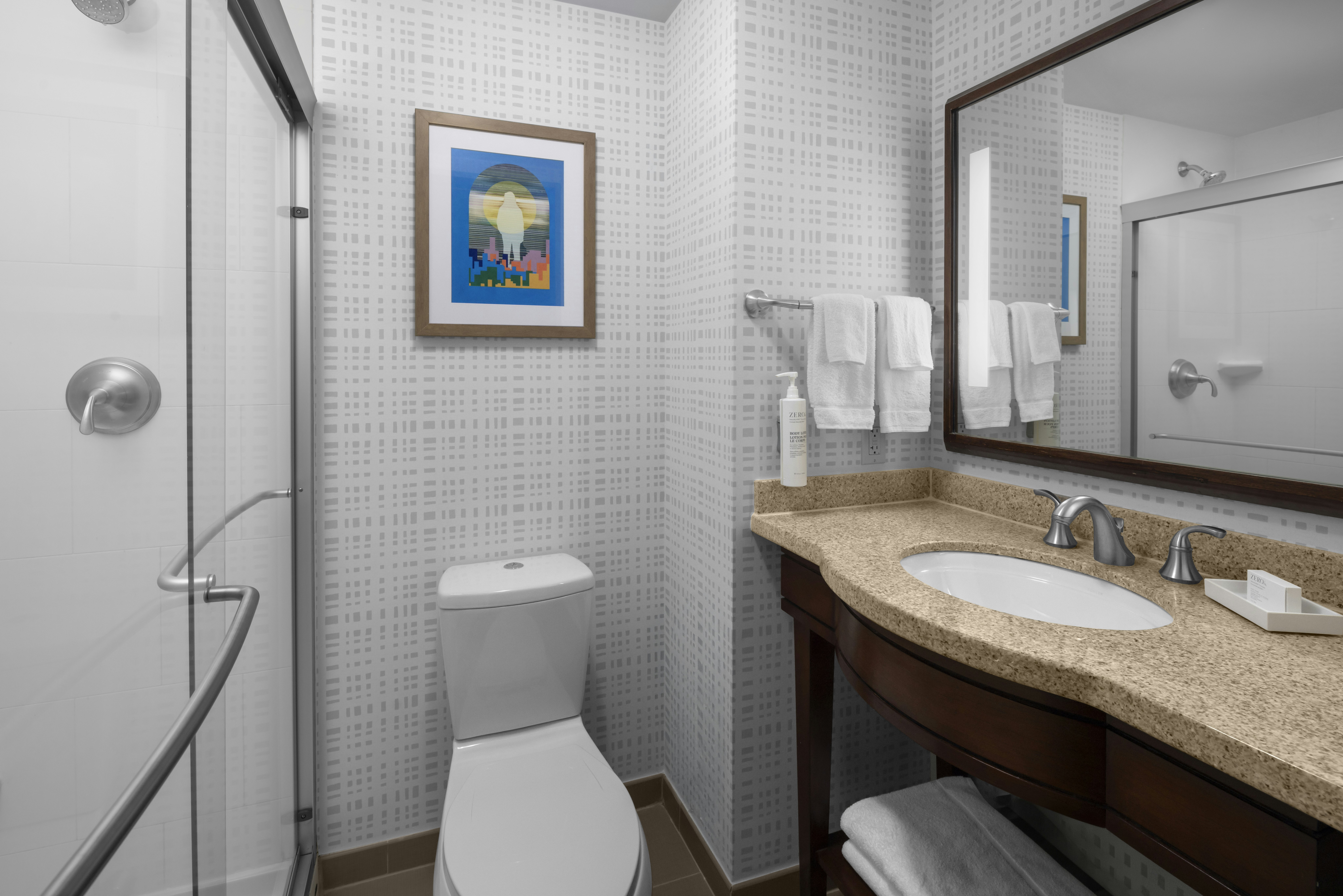 غرفة بسرير كينج بشرفة، Hampton Inn Manhattan Grand Central 7/8