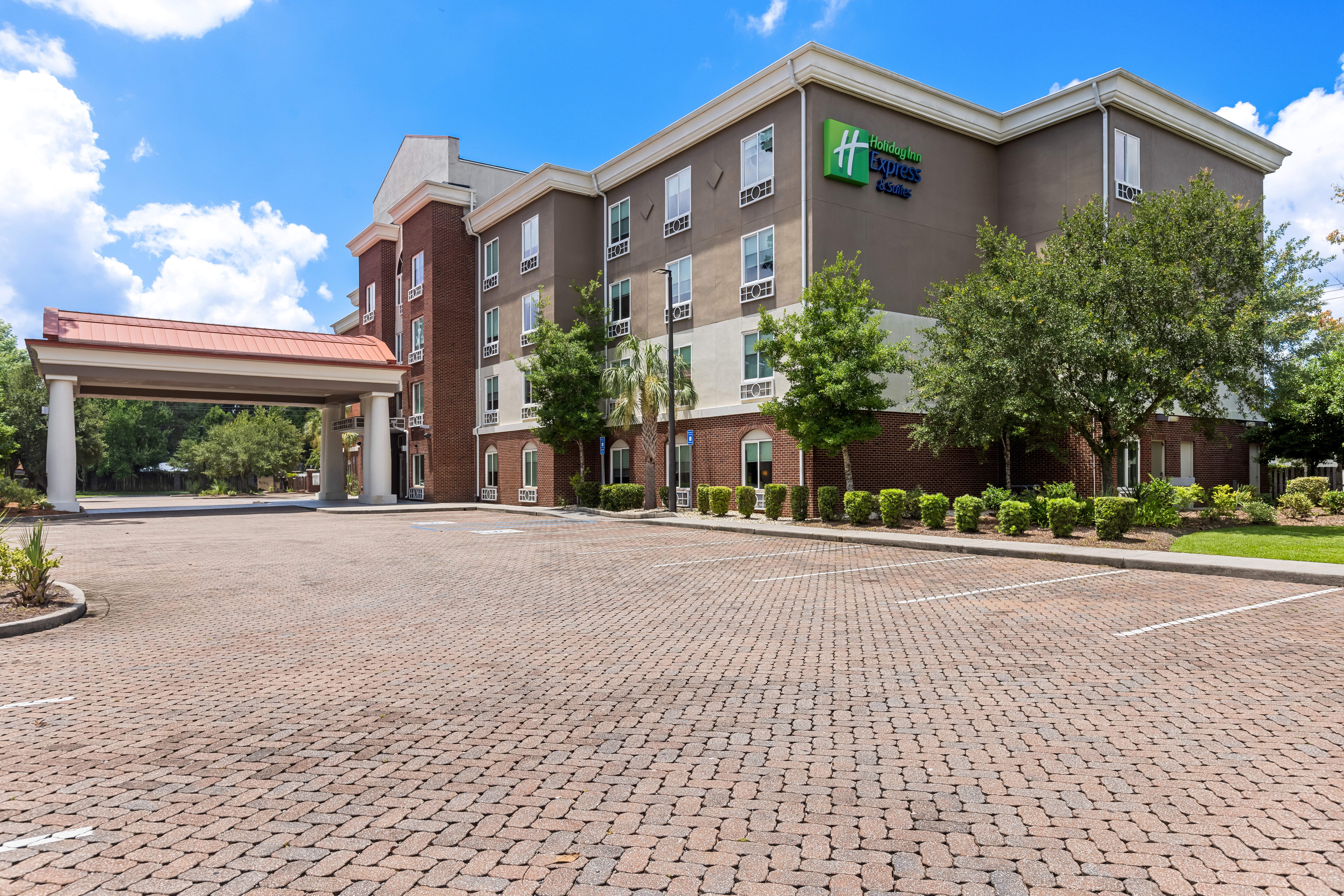 Holiday Inn Express Hotel Suites Savannah Midtown 71/81