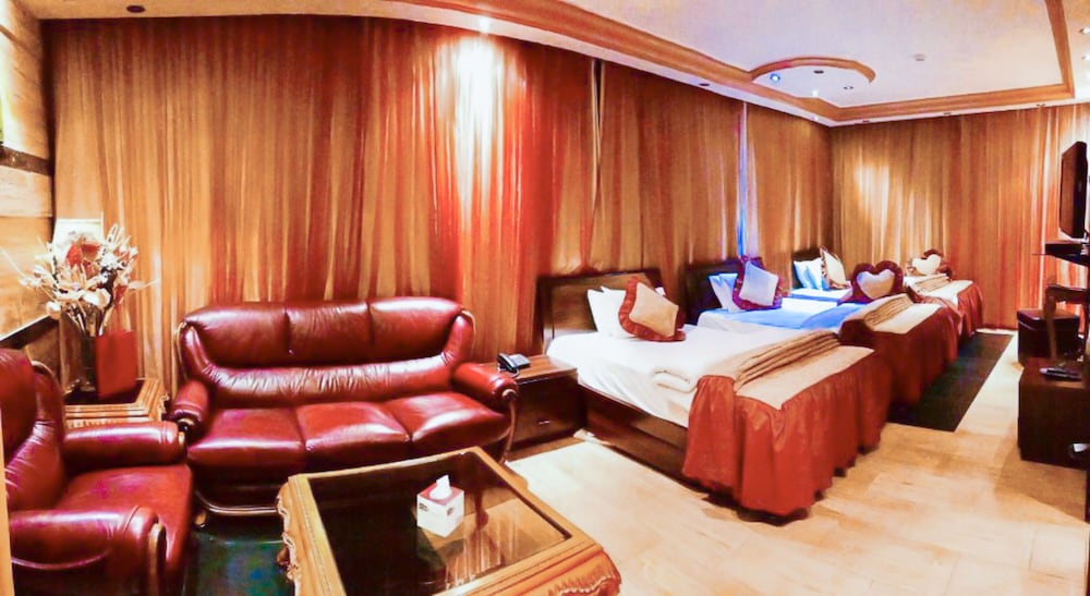 JAD HOTEL SUITES 8/20