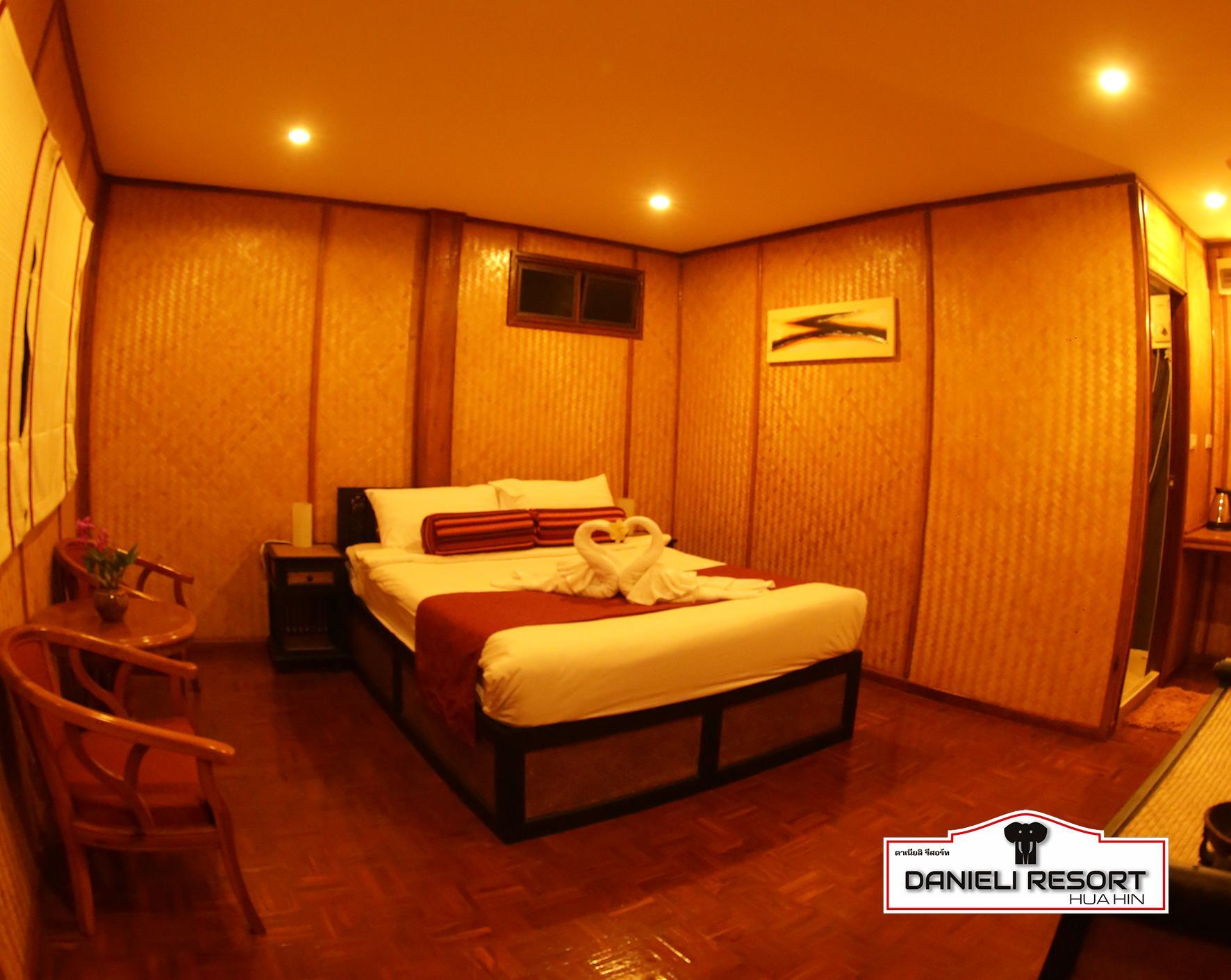 Deluxe, Bungalow