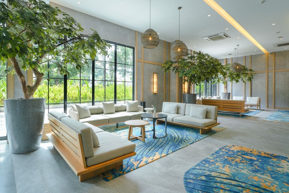 Aston Anyer Beach Hotel 25/50