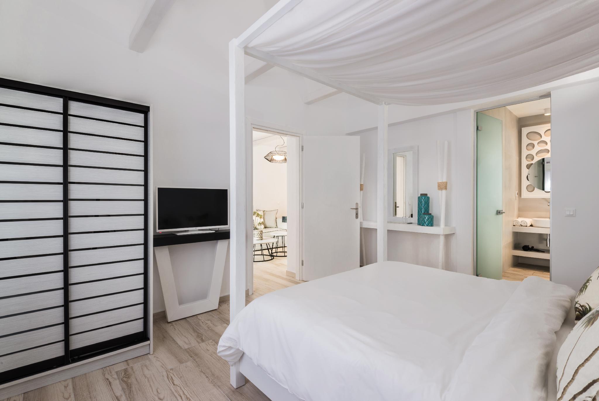 White, Pearl, Suite