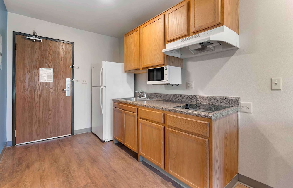 Woodspring Suites Orlando South 42/43