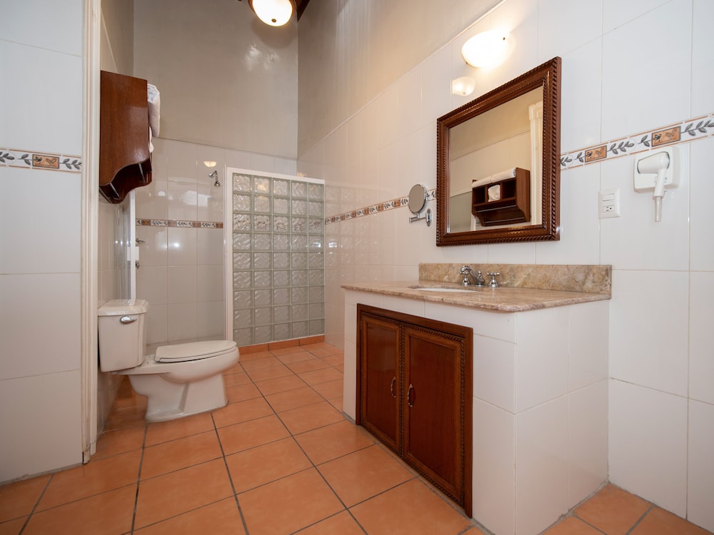 Hotel Senorial 4/50