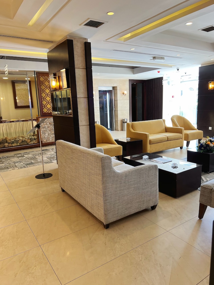 7th Star Hotel Suites 17/28
