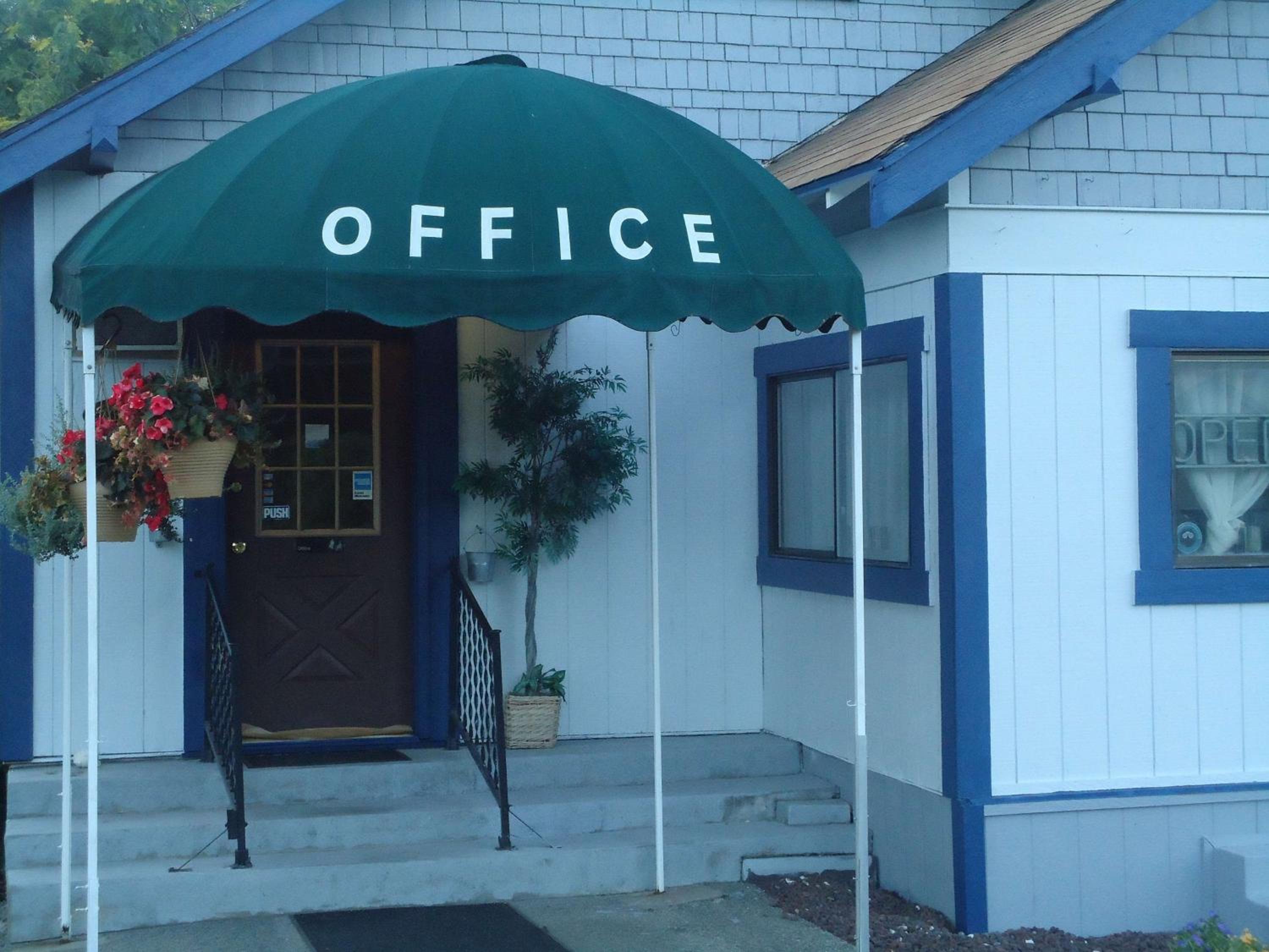 Blue Mountain Motel Okanogan 2/20