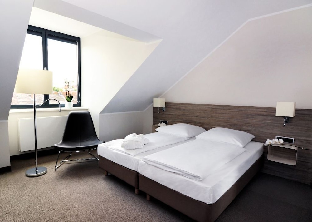 غرفة كلاسيكية بسرير مزدوج بغرفة نوم واحدة، Hotel Schweizer Hof Kassel 4/5
