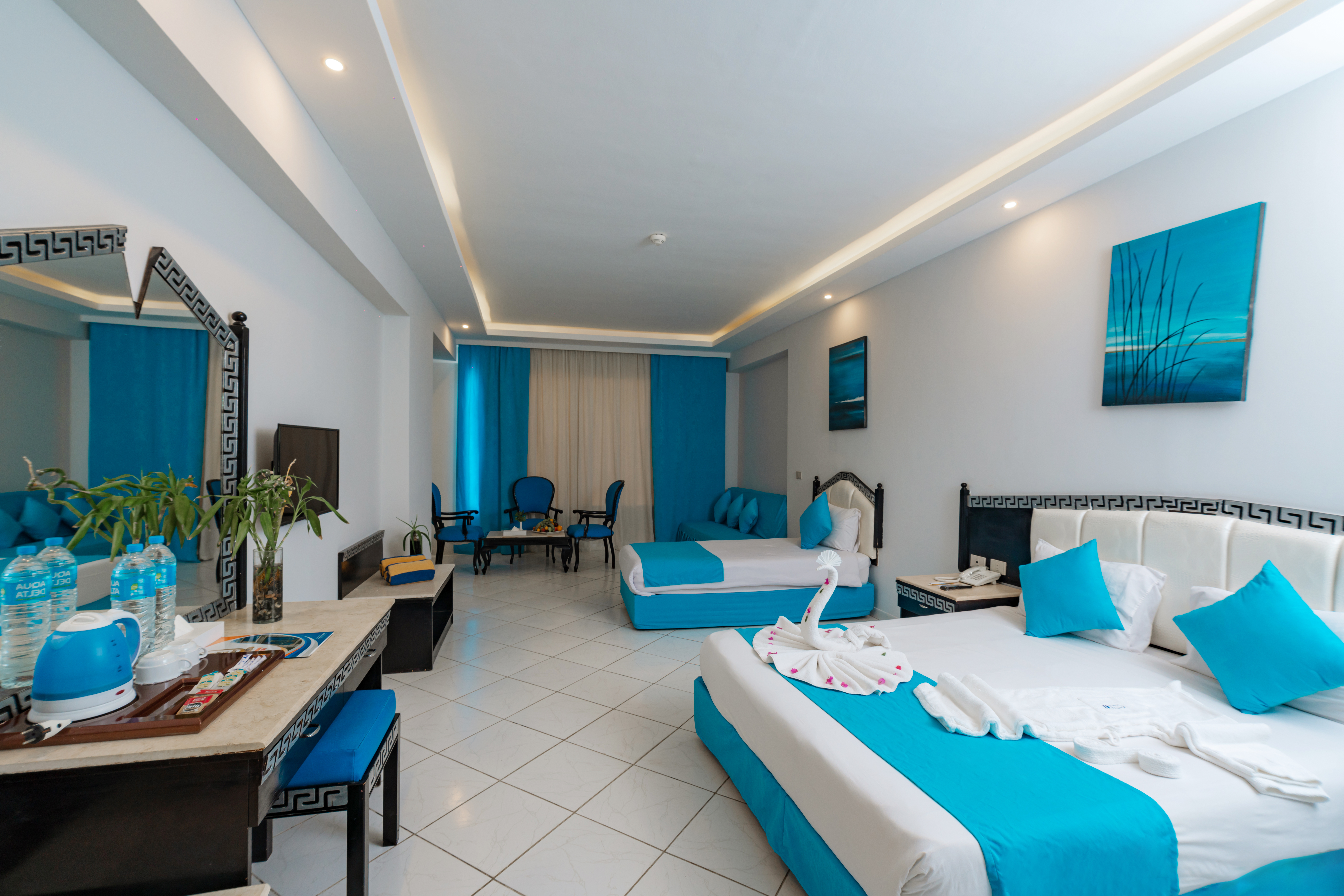 FAMILY ROOM