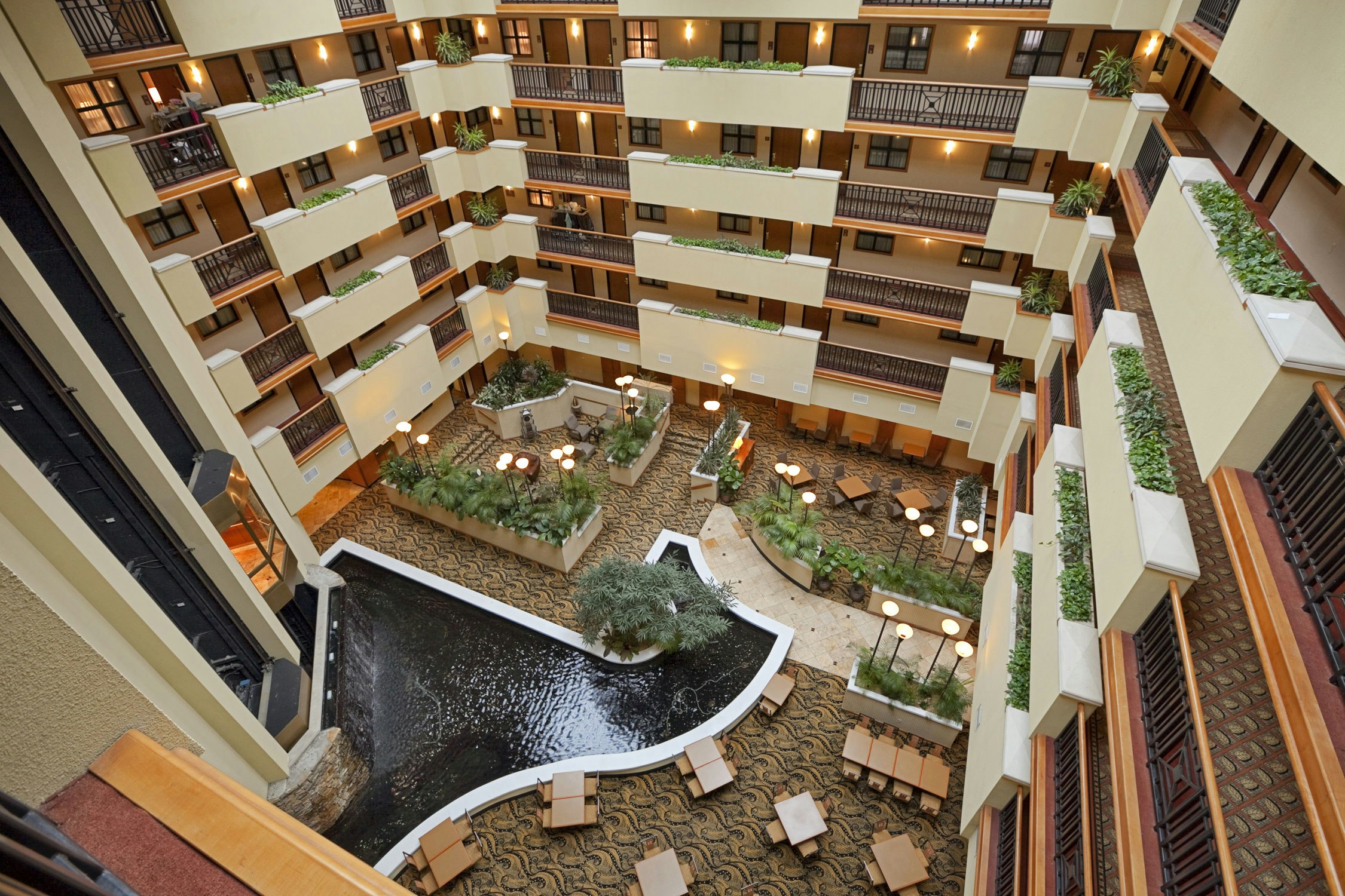 Embassy Suites By Hilton Atlanta Alpharetta 8/82
