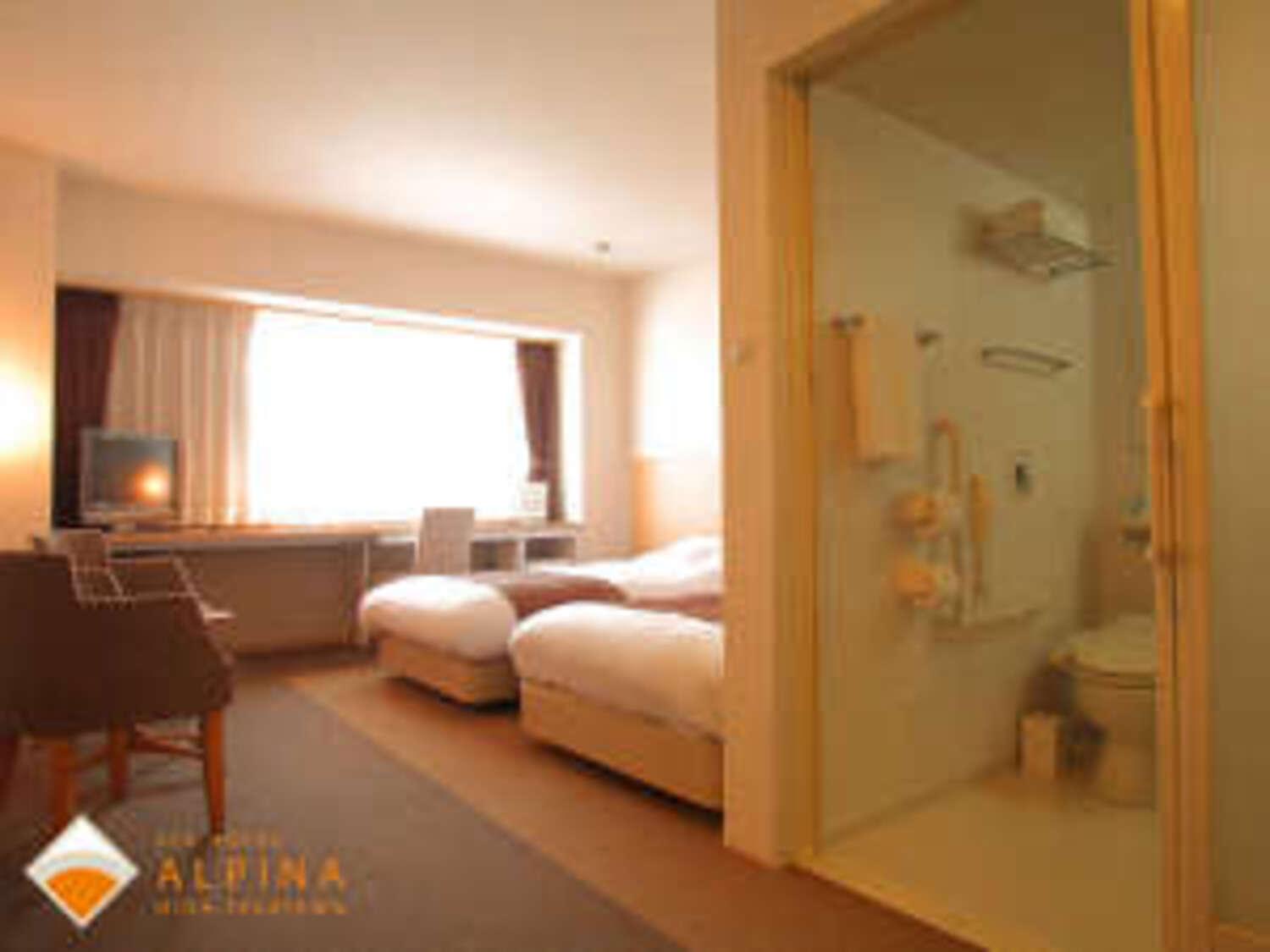 Universal, Twin Beds