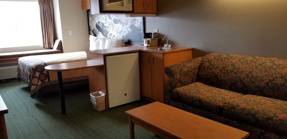 Royal Inn Midvale 15/49