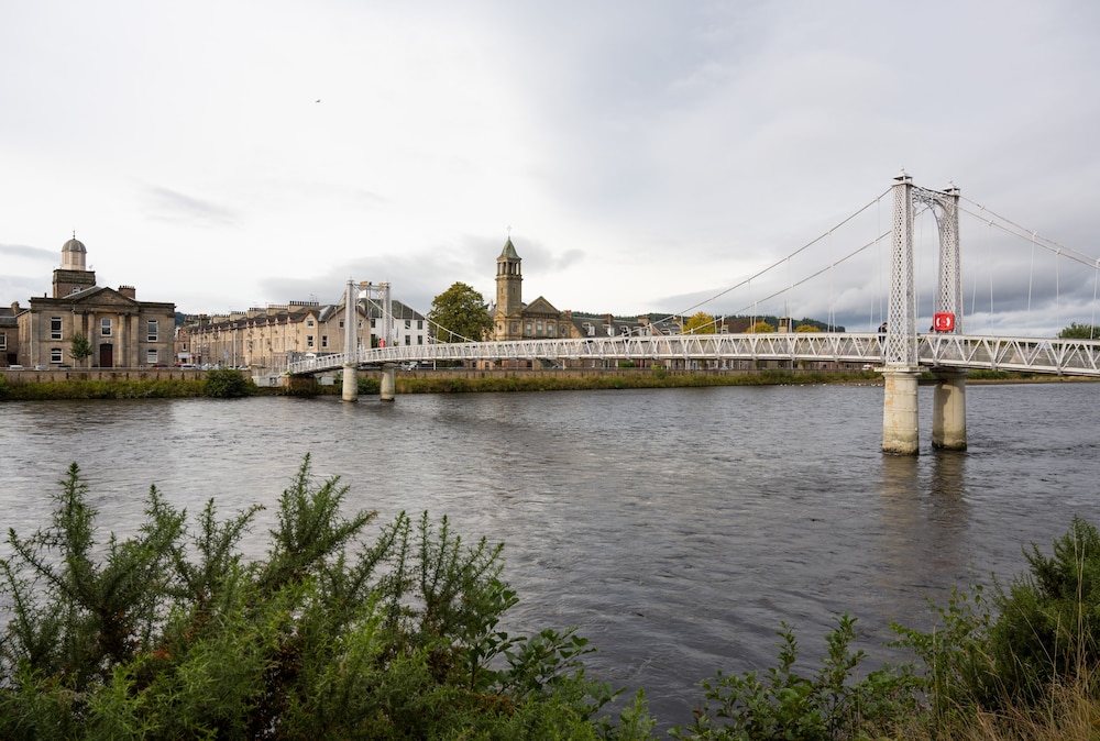 River Ness Hotel, a member of Radisson individuals 60/64