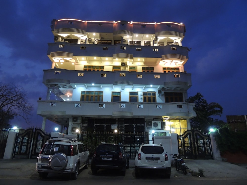 Raj Regency photo3