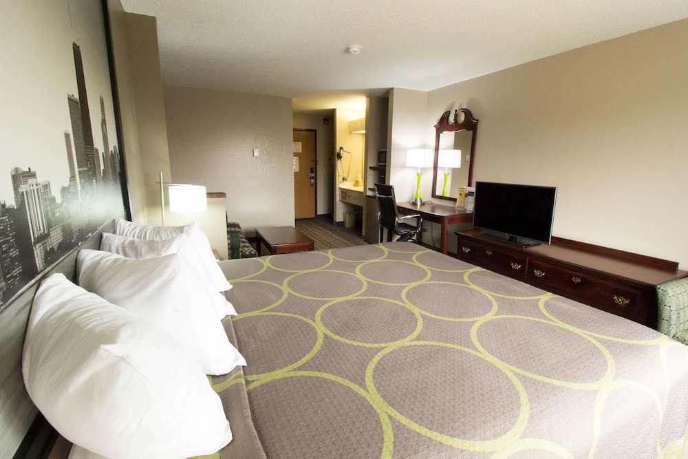 Super 8 by Wyndham Chicago O'Hare Airport 30/63