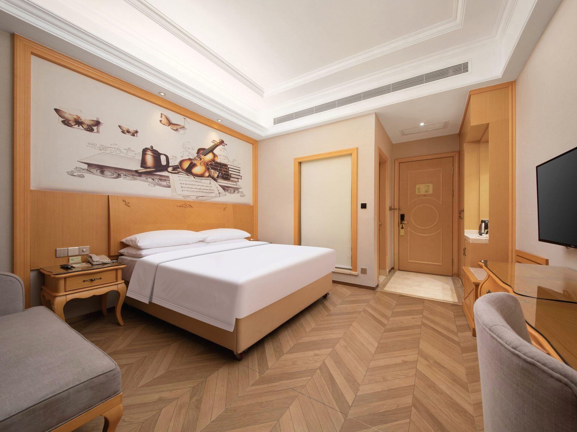 Vienna International Hotel (Wuhan Hanxi) 45/66