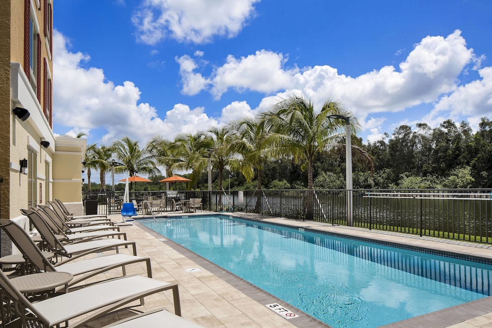 TOWNEPLACE SUITES BY MARRIOTT FORT MYERS ESTERO 47/50