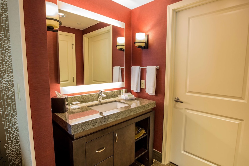 Homewood Suites by Hilton Charlotte Ballantyne, NC 27/63