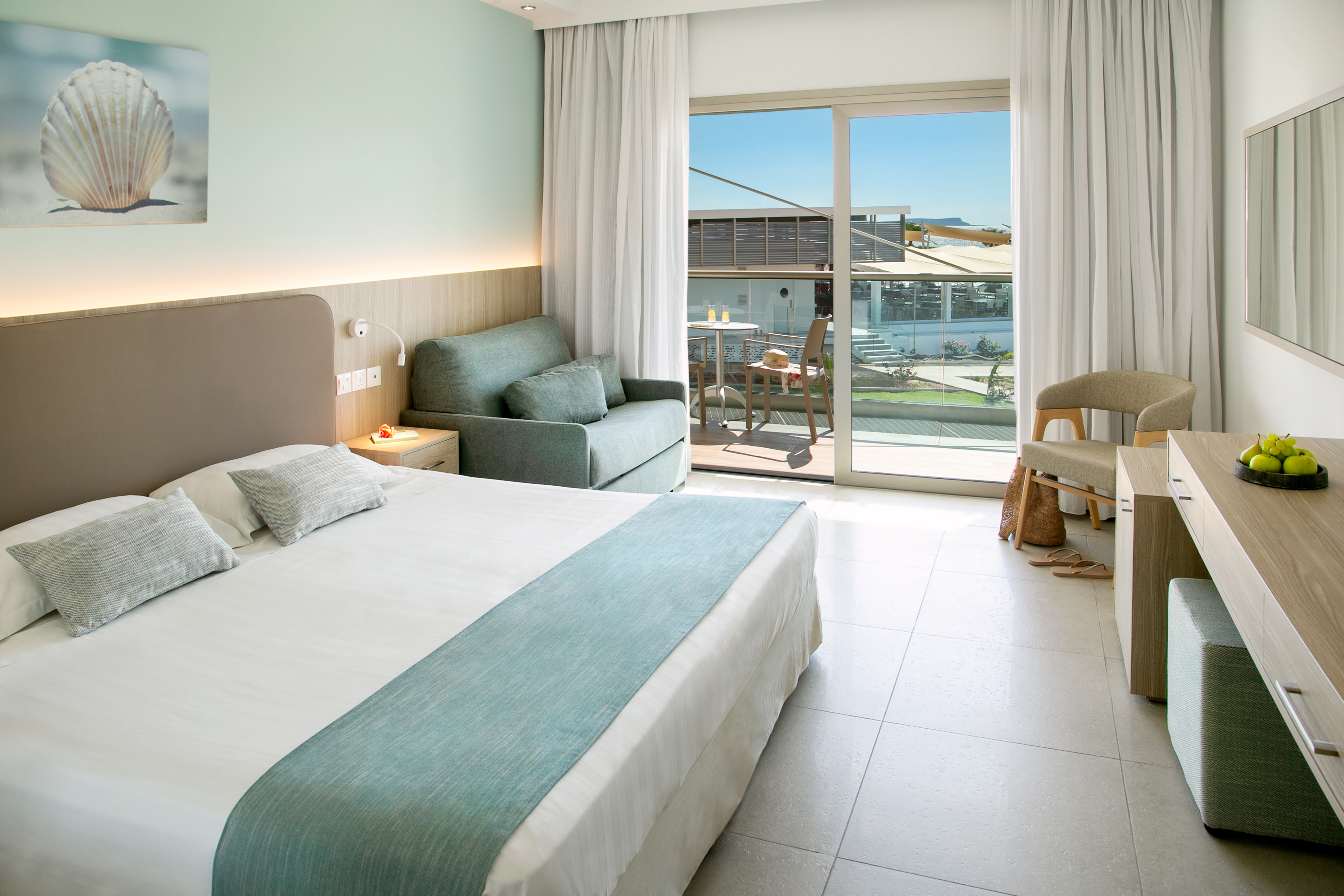 Room, Double or Twin Bed, Lateral Side Sea View