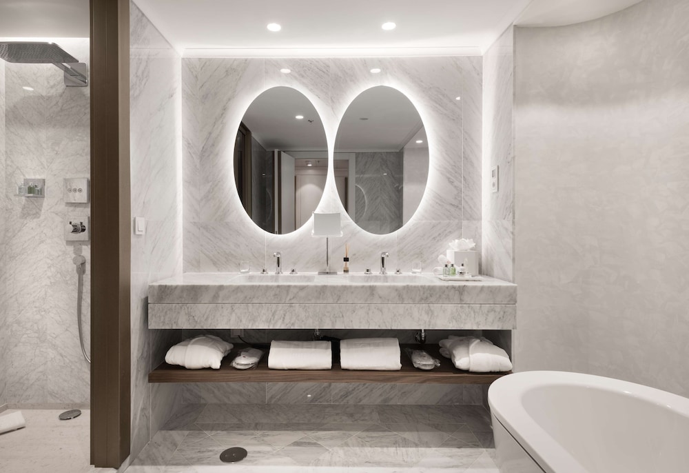 NH Collection Madrid Eurobuilding 49/49