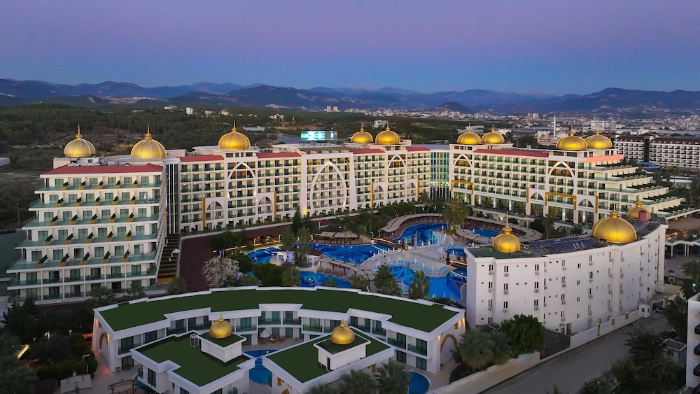 Xafira Deluxe Resort 5/50