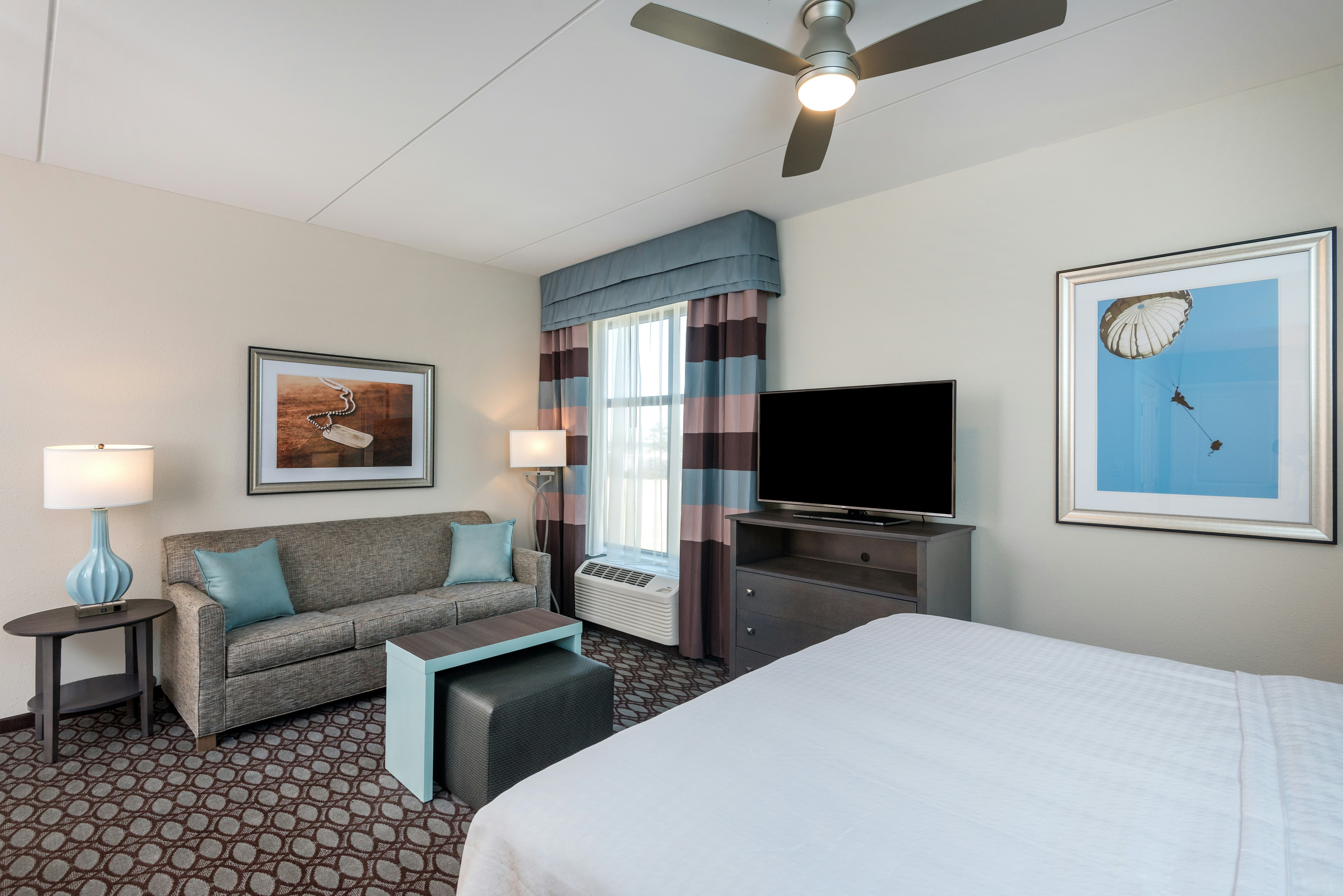 STUDIO, SUITE, KING BED