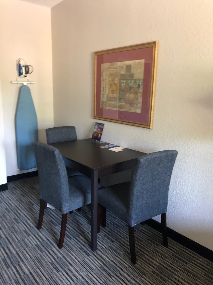 All Seasons Suites 26/54