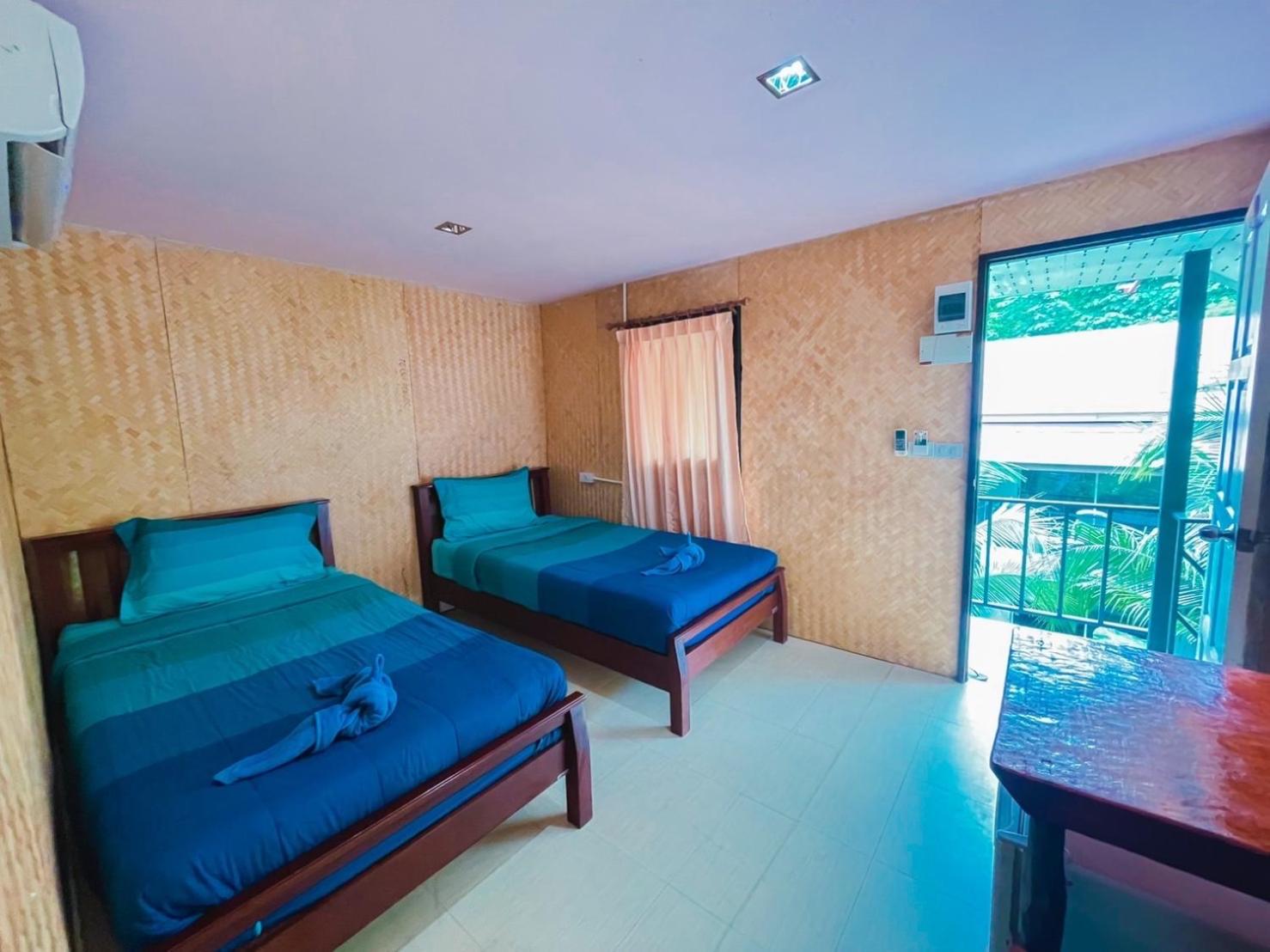 Bungalow, Twin Beds, Garden View