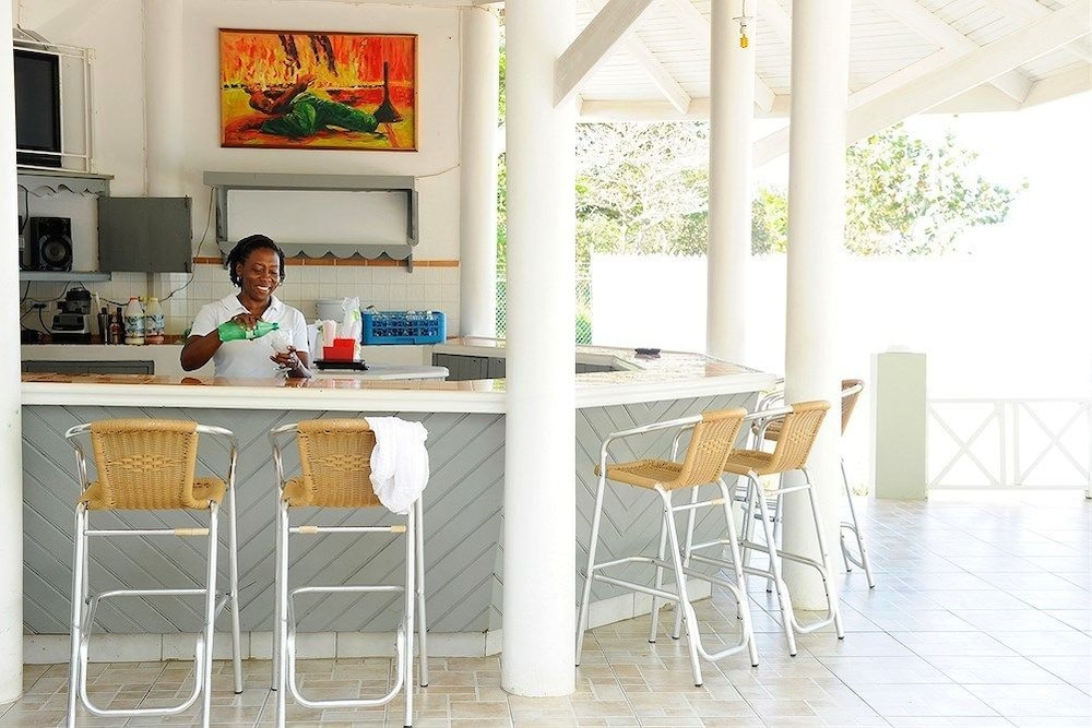 Coral Seas Beach Resort 37/58