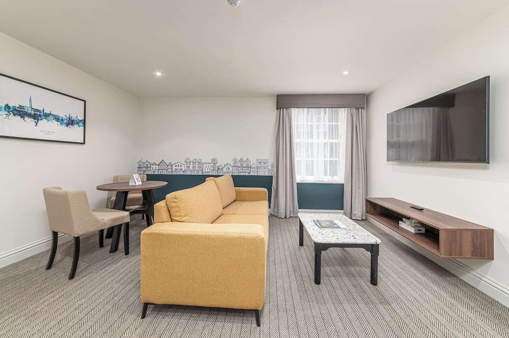 Mercure Salisbury White Hart Hotel 45/71