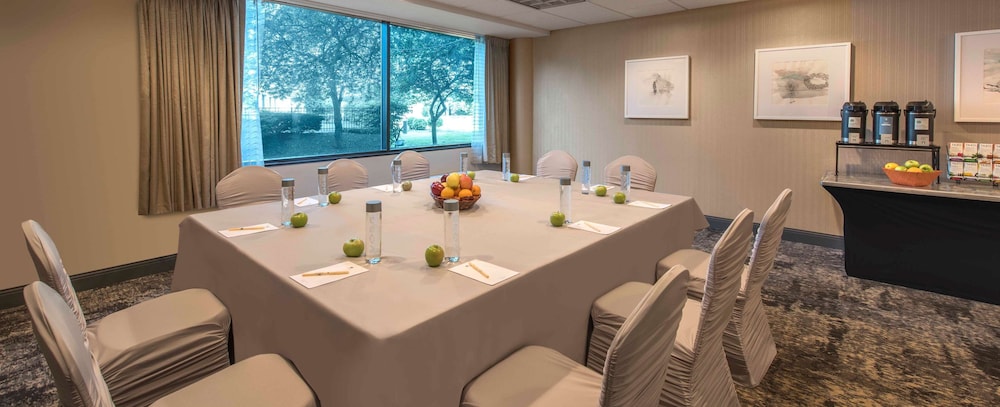 Doubletree By Hilton Chicago Schaumburg 24/45