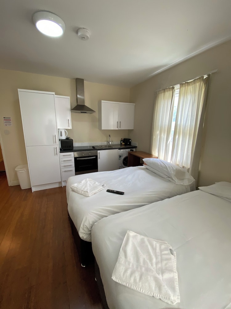 Buckingham Apartment 10/50