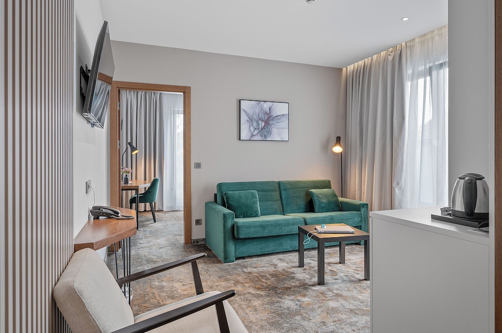 Hotel iNova 32/50