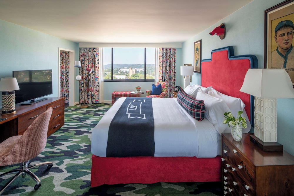 Tusk, Suite, King Bed