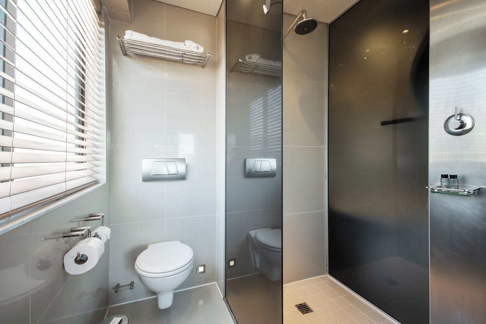2 Bedrooms, Penthouse, Apartment, 2 King Beds، Colosseum Hotel 9/10