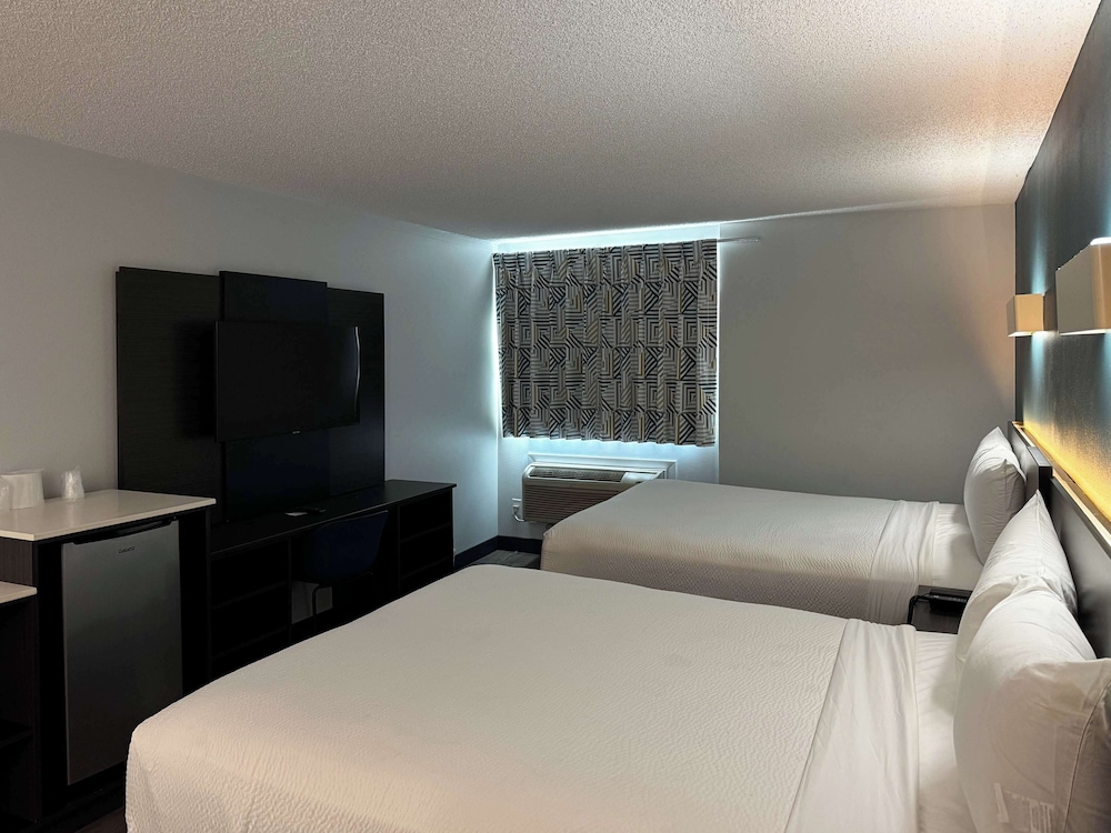 STANDARD, 2 QUEEN BEDS