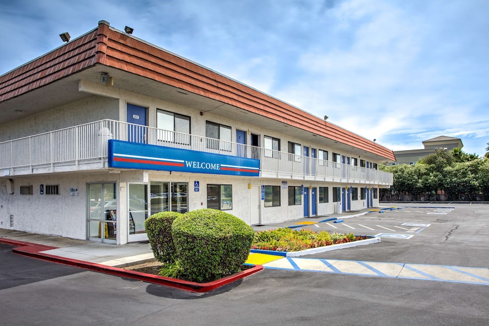 Motel6 Vacaville, CA 33/42