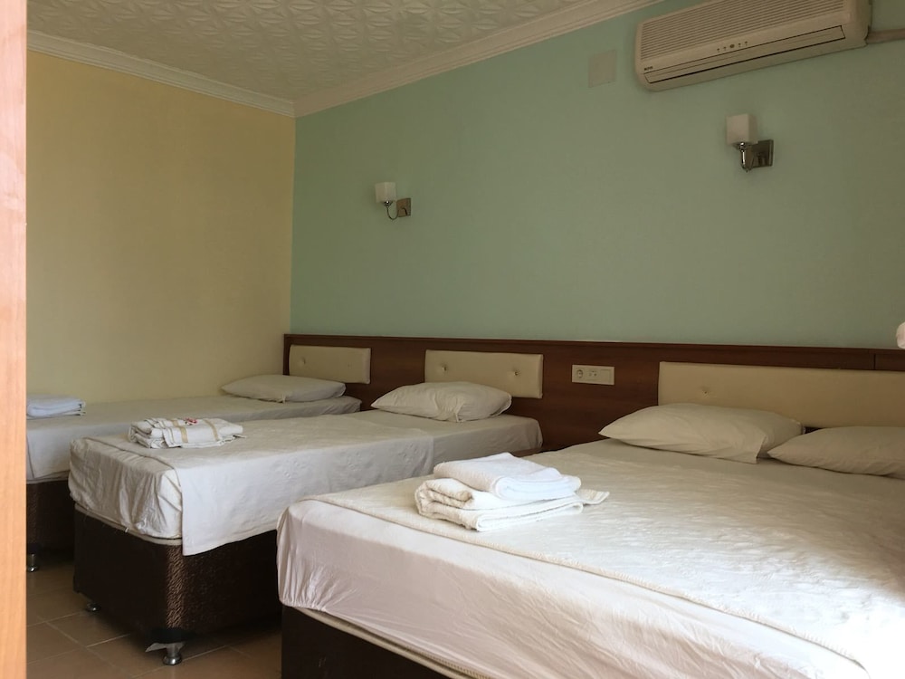 Peri Hotel 13/39