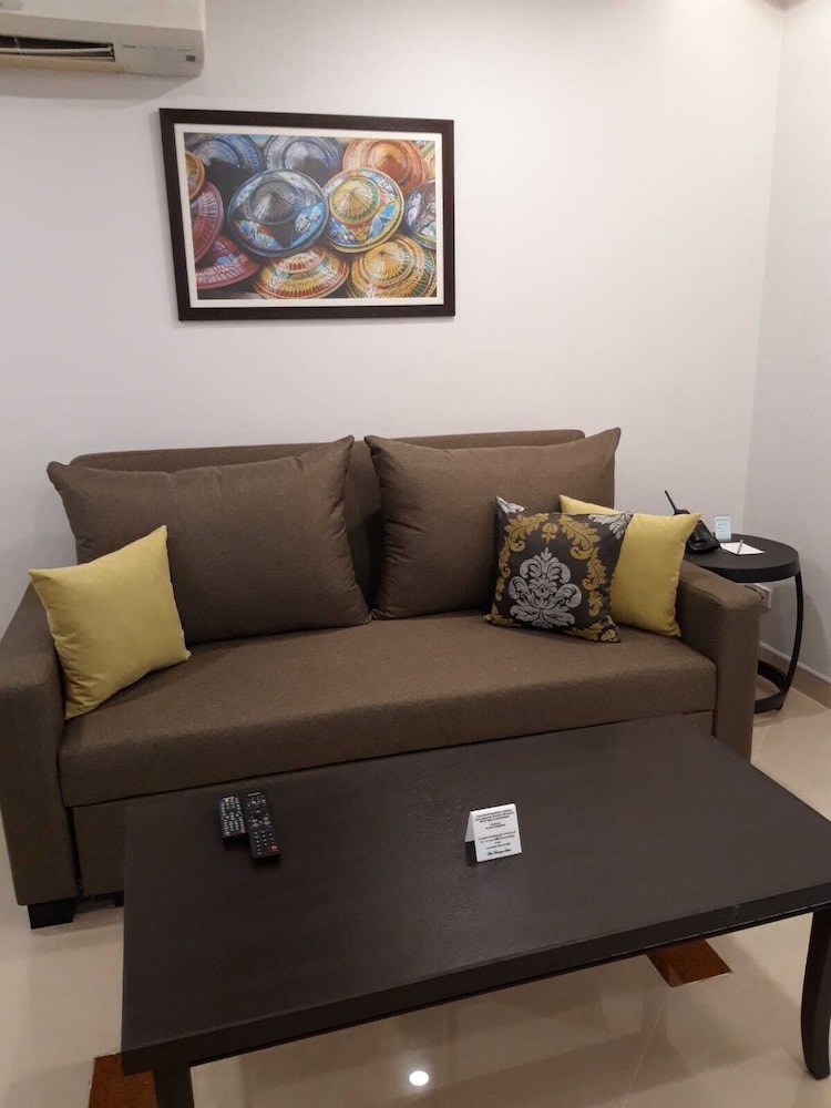 Mac Boutique Suites 44/69