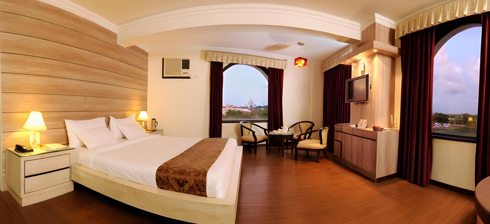 EXECUTIVE, SUITE
