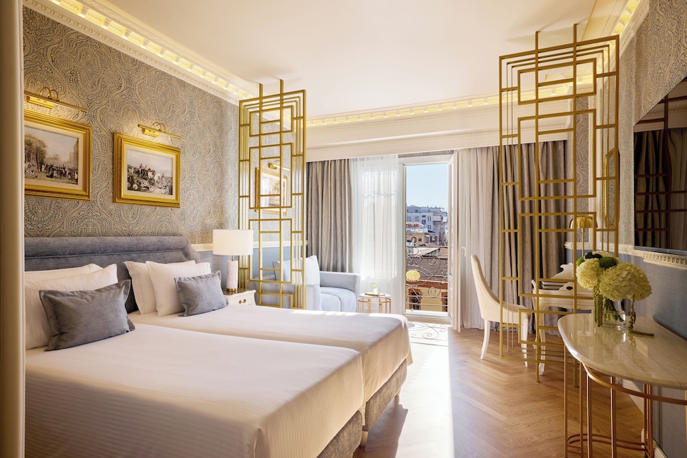 Deluxe, Suite, Twin Beds, Lagoon View, Sofa