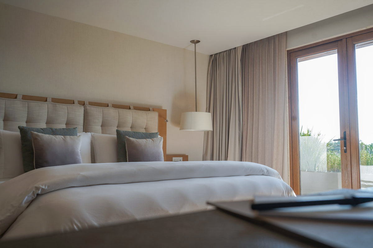 Essential, King Bed