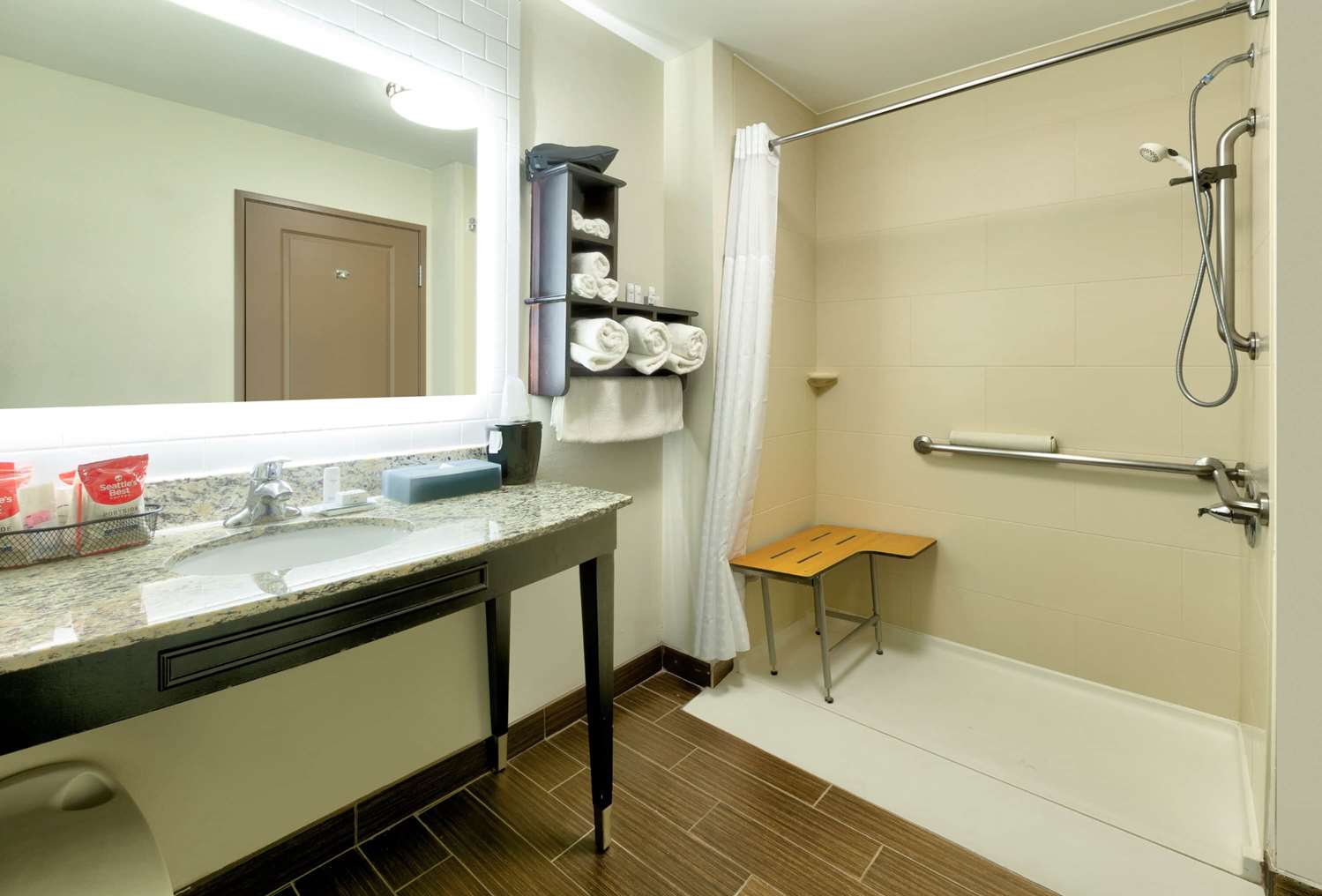 La Quinta Inn & Suites by Wyndham Clinton Historic Route 66 48/48