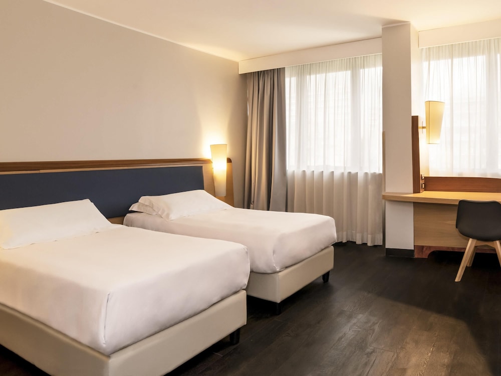 Mercure Roma West 18/73