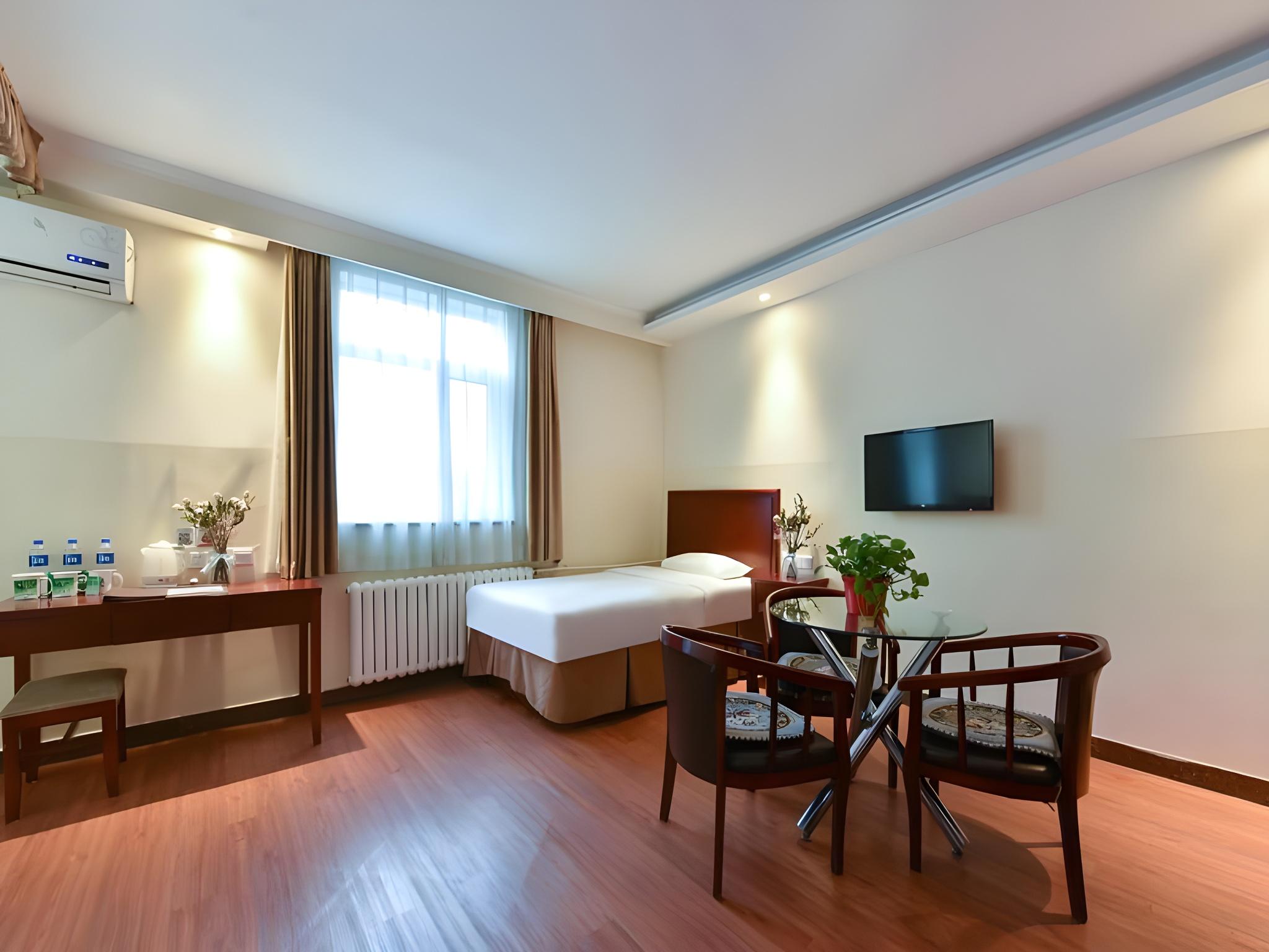 Room, Triple