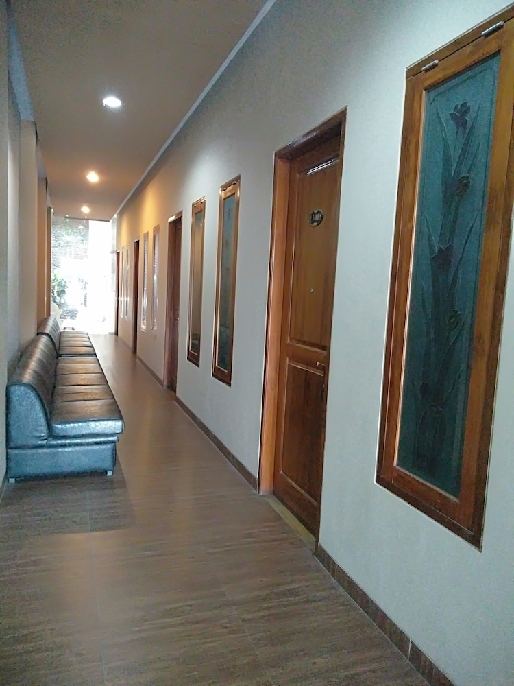 Malang City Boulevard Homestay And Resto 26/55