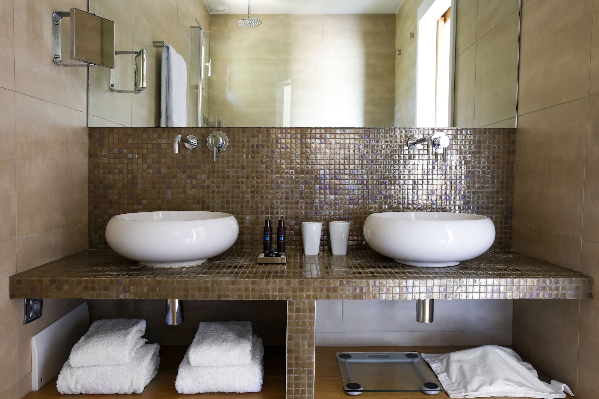 1 Bedroom, Premium, Suite, Queen Bed, Sea View, Sofa